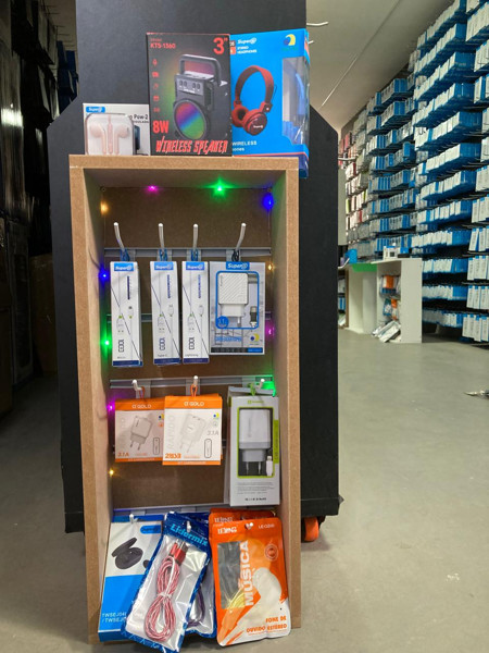 KIT JUNHO EXPOSITOR 62X28 + PRODUTOS COM LED 20062025